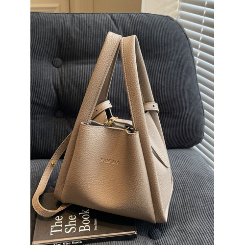 手拎時尚休閒水桶包2025春季新款韓版潮流百搭單肩包高級感斜後後背包