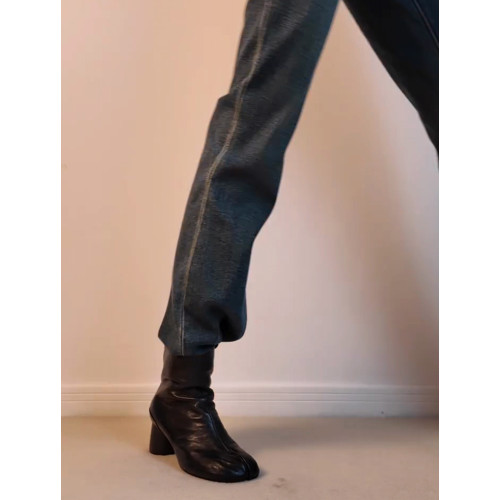 秋冬新款設計感小衆豬蹄分趾中筒靴女復古軟皮粗跟英倫風切爾西靴