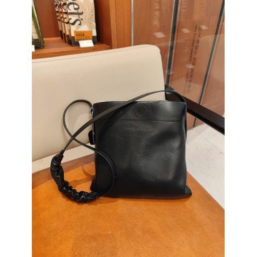 小衆真皮女包新款簡約托特包通勤百搭羊皮單肩包大容量斜背水桶包 小衆真皮女包新款簡約托特包通勤百搭羊皮單肩包大容量斜背水桶包