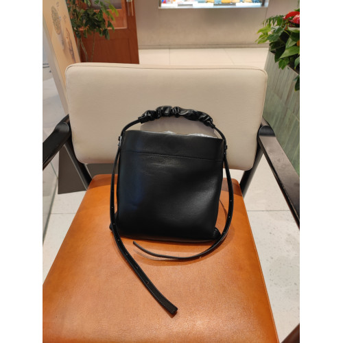 小衆真皮女包新款簡約托特包通勤百搭羊皮單肩包大容量斜背水桶包 小衆真皮女包新款簡約托特包通勤百搭羊皮單肩包大容量斜背水桶包