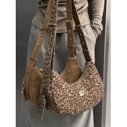 CryingCenter 豹紋仿絨多色斜背單肩手提機車包 含掛件