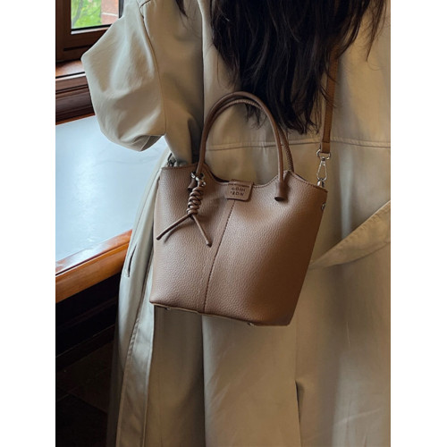 手拎菜籃子包包女2025新款時尚高級感水桶包多功能手提斜背通勤包