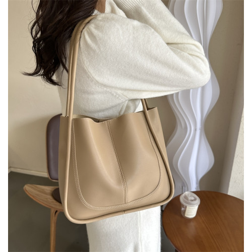 復古時尚包包女士2023新款大容量通勤水桶包高級感休閒百搭單肩包