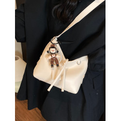 夏季流行軟皮小包包女2025新款時尚簡約水桶包休閒質感單肩斜後後背包