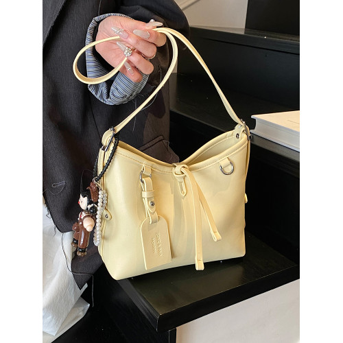 夏季流行軟皮小包包女2025新款時尚簡約水桶包休閒質感單肩斜後後背包