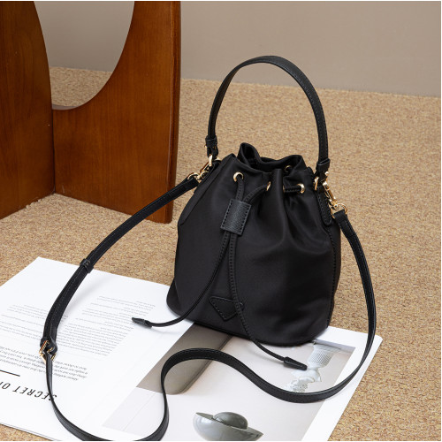 2026新款進口牛津布防水尼龍抽繩水桶包輕便手提包休閒單肩斜後後背包