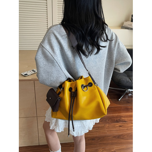 小衆設計時尚百搭束口通勤水桶包包女式2025新款簡約高級感腋下包