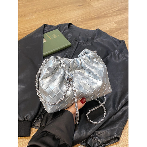 小香風包包女2025新款時尚百搭單肩斜後後背包高級感小衆設計水桶包 小香風包包女2025新款時尚百搭單肩斜後後背包高級感小衆設計水桶包