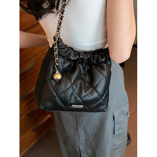 高級感菱格包包女2026新款時尚鏈條斜背水桶包小衆質感單肩通勤包