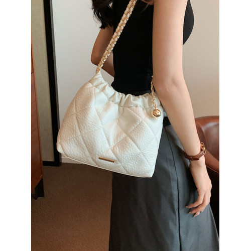 高級感菱格包包女2026新款時尚鏈條斜背水桶包小衆質感單肩通勤包