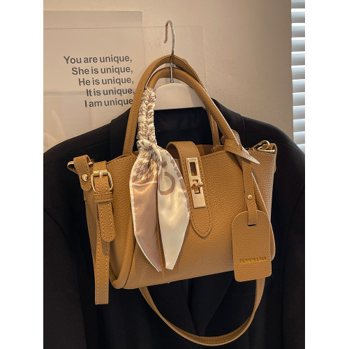 小衆時尚手拎水桶包女2025新款秋季潮流百搭單肩包高級感休閒女包