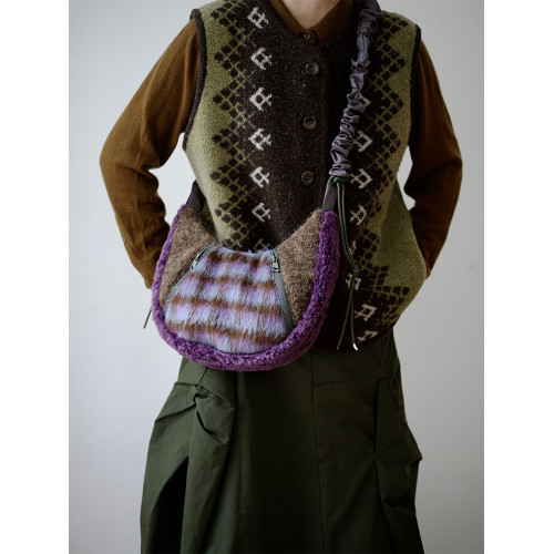 housedesign原創2025秋冬新款單肩腋下月牙包毛絨毛呢斜背毛毛包