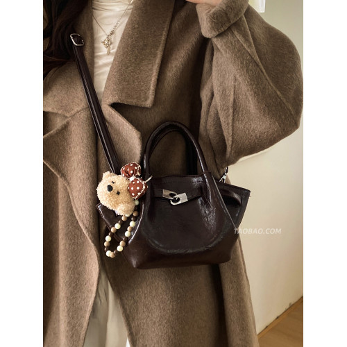 美拉德復古棕色包包女2026新款時尚百搭斜後後背包精緻超火手提小拎包 美拉德復古棕色包包女2026新款時尚百搭斜後後背包精緻超火手提小拎包