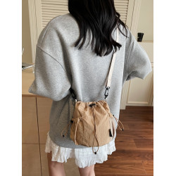 輕便百搭水桶包女休閒迷你單肩斜背手機包新款抽繩束口通勤帆布包