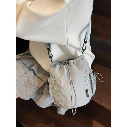 輕便百搭水桶包女休閒迷你單肩斜背手機包新款抽繩束口通勤帆布包