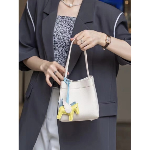 包包女2026新款水桶包頭層牛皮小菜籃子真皮單肩翅膀斜後後背包手拎包