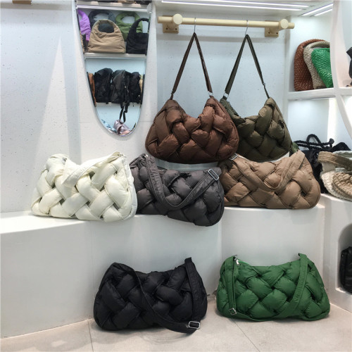 小髒櫃 韓國小衆東大門羽絨棉編織包新款時髦個性單肩斜背托特包