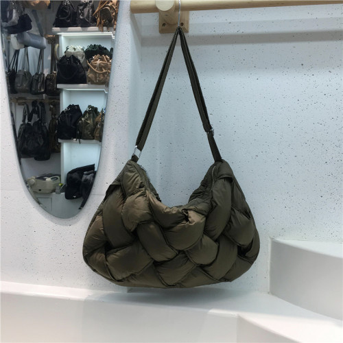 小髒櫃 韓國小衆東大門羽絨棉編織包新款時髦個性單肩斜背托特包