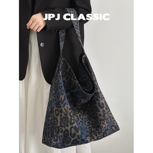 jpjclassic新品牛仔布豹紋托特包大容量軟包通勤包媽咪腋下包