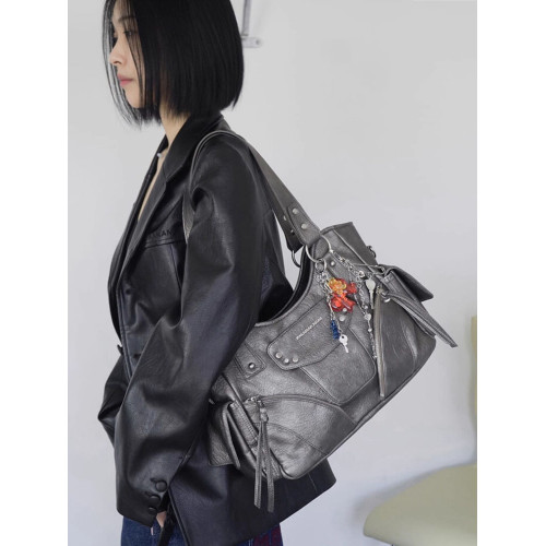 韓國iugamakaras包包女薑澁琪同款包大容量單肩鉚釘機車包斜後後背包