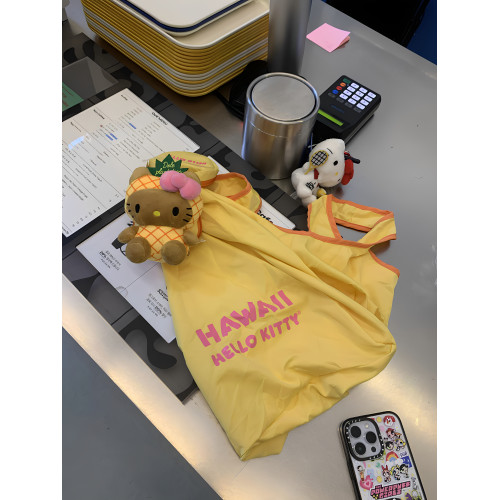 日本正品黑皮凱蒂貓kitty菠蘿園掛件購物袋卷尺兩用單肩包收納袋