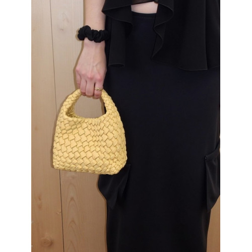 手工編織水桶包手拎小包包2025新款百搭洋氣純色高級感迷你斜後後背包