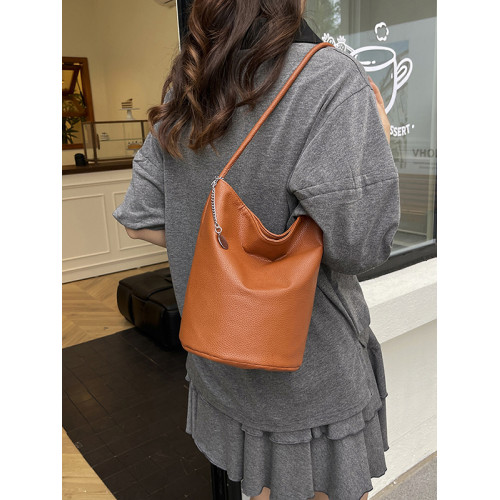 2025新款潮韓版洋氣手提水桶包簡約日常大容量時尚百搭質感單肩包