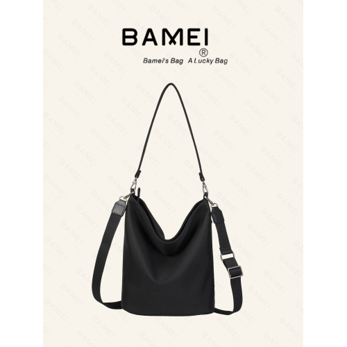 八妹25158高顔值防水百搭水松底通勤休閒運動水桶包女單肩斜後後背包