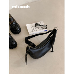 Micocah「月牙彎彎」包包新款女包百搭休閒高級黑色斜後後背包餃子包
