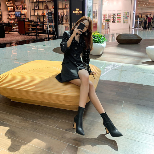 白色短靴女高跟粗跟尖頭2025新款秋冬百搭皮面ins網紅瘦瘦靴裸靴