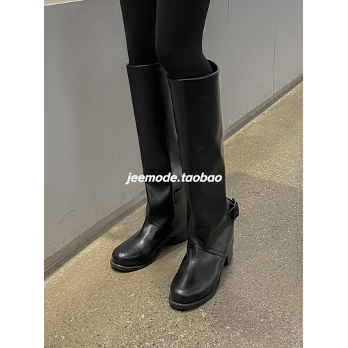 小池在首爾2025秋季新款高筒純色寬鬆皮帶圓頭中跟歐美風時尚女靴