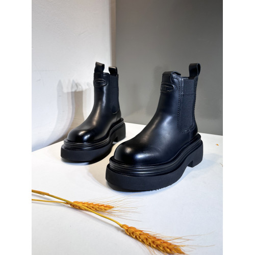 胎牛皮馬丁靴厚底菸筒靴女2026秋冬新款舒適真皮防滑增高加絨短靴