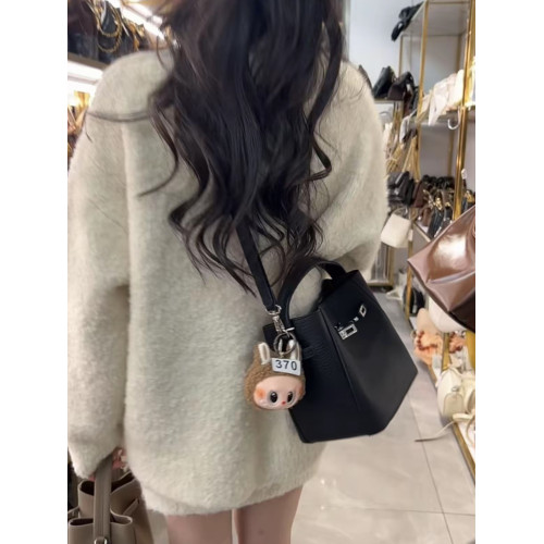 真皮水桶包手提凱利包2026新款高級通勤簡約時尚休閒單肩斜後後背包