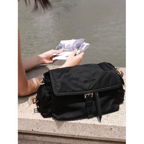 單肩腋下黑色尼龍帆布枕頭包包女式2026新款輕奢小衆高級感手提包 單肩腋下黑色尼龍帆布枕頭包包女式2026新款輕奢小衆高級感手提包