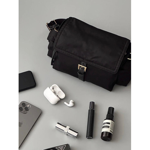 單肩腋下黑色尼龍帆布枕頭包包女式2026新款輕奢小衆高級感手提包 單肩腋下黑色尼龍帆布枕頭包包女式2026新款輕奢小衆高級感手提包