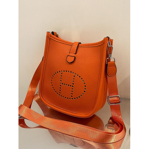 h家伊芙琳高品質軟皮鏤空水桶包女士復古質感百搭單肩斜背通勤