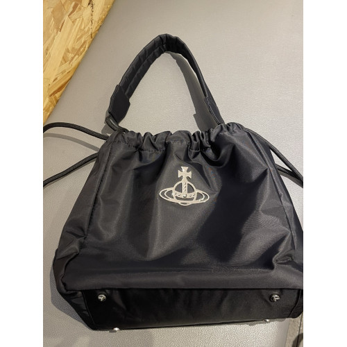 2026新款西西西土星尼龍抽繩水桶包簡約單肩腋下包大容量托特包女