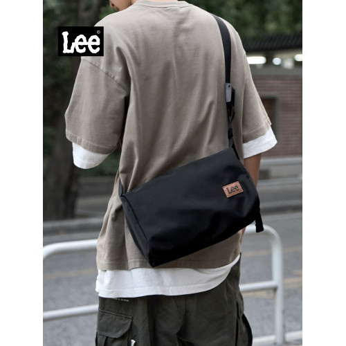 Lee時尚休閒斜後後背包男可攜式潮流通勤郵差包初高中學生輕便單肩包女
