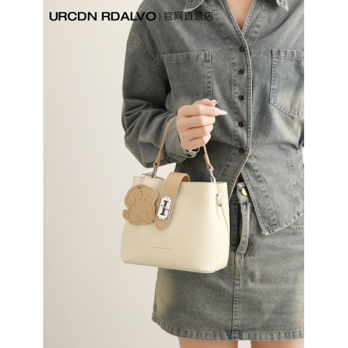 U&R簡約高級感水桶包女式2025新款百搭手提包時尚通勤單肩斜後後背包