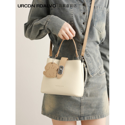 U&R簡約高級感水桶包女式2025新款百搭手提包時尚通勤單肩斜後後背包