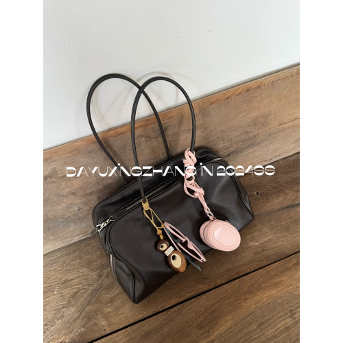 大宇姓張 巧克力棕慵懶天花板波士頓腋下包包