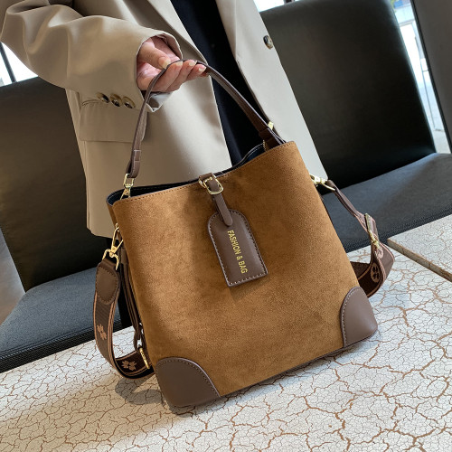 2026新款復古反絨皮女包美拉德色系水桶包小衆高級單肩斜背手提包