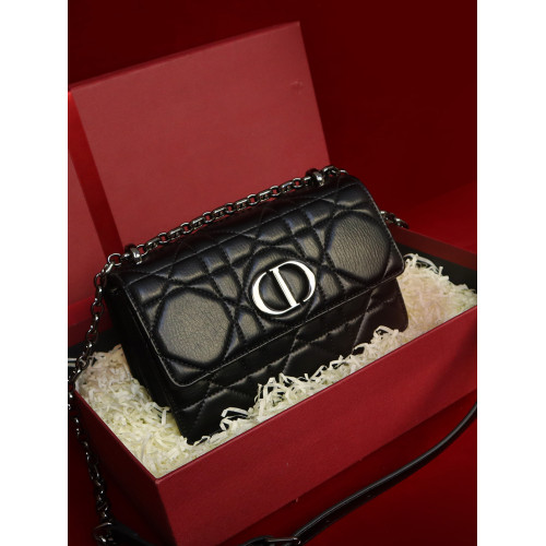 輕奢菱格鏈條包女2026新款時尚百搭單肩斜背小方包高級感腋下包女 輕奢菱格鏈條包女2026新款時尚百搭單肩斜背小方包高級感腋下包女