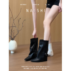 羊皮版！法式黑色中筒靴坡跟尖頭騎士靴皮帶釦褲琯靴直筒機車靴