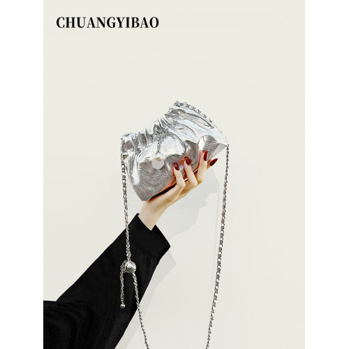 銀色超火爆款迷你小包包女2025新款小衆設計高級感鏈條斜背水桶包