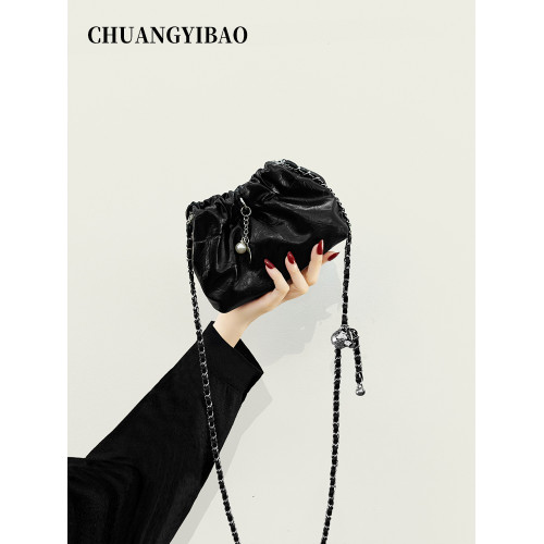 銀色超火爆款迷你小包包女2025新款小衆設計高級感鏈條斜背水桶包