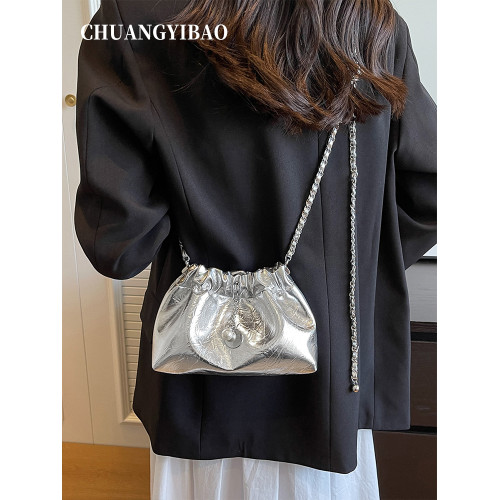 銀色超火爆款迷你小包包女2025新款小衆設計高級感鏈條斜背水桶包