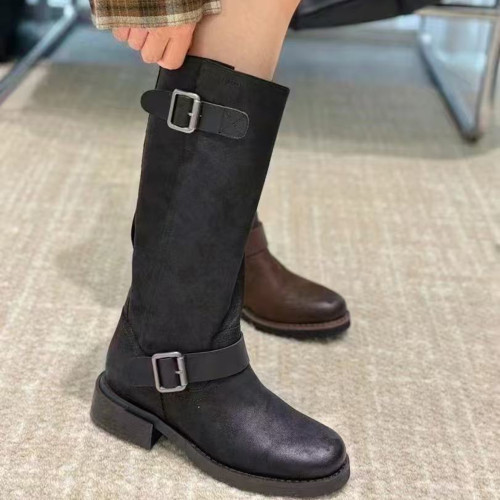 25秋冬季新款撤櫃單裡粗跟圓頭擦色皮帶釦時尚英倫女高筒騎士靴