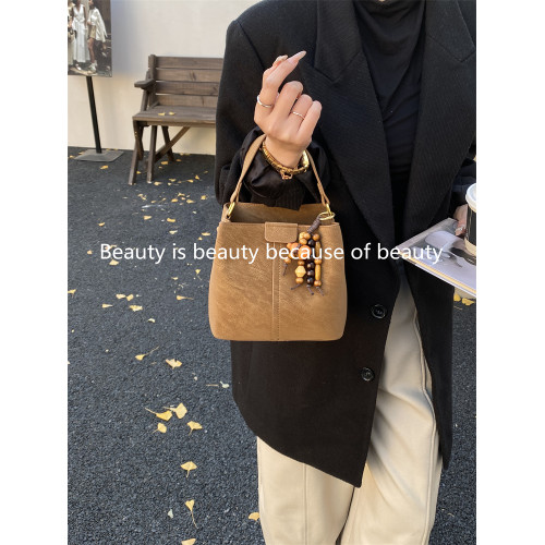 高級感爆款小包包女式2026秋冬新款潮時尚單肩手提包斜後後背包水桶包