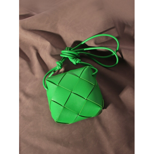 綠色包包女式2026新款真皮相機包小衆斜後後背包編織盒子包小方包迷你